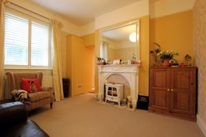 Sitting Room- click for photo gallery